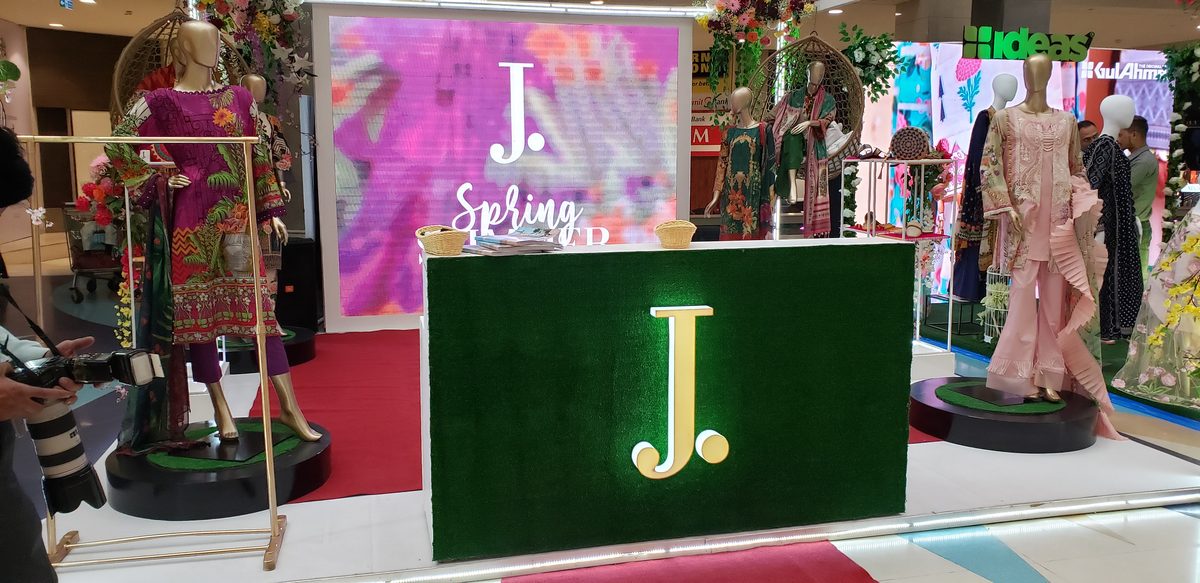 J. — Spring Collection — photo 2